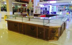 正在选择收银台时要考虑此中的设想气概是怎